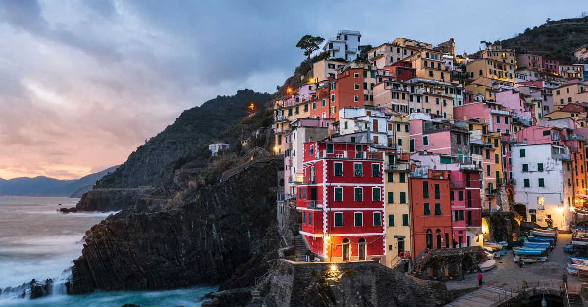 The Riomaggiore to Florence Bus Guide: Cheap Travel Across Tuscany