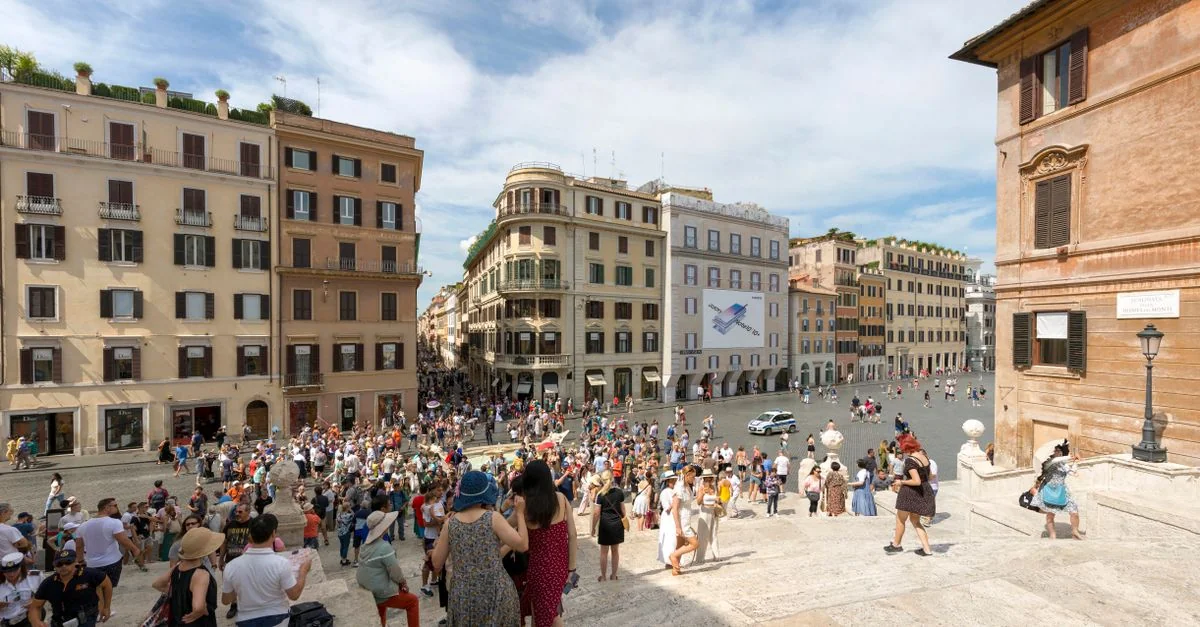 The Ultimate Rome Water Sports Guide: Sailing the Tyrrhenian Coast and Beyond