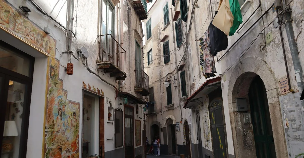 Salerno to Napoli by Bus: A Budget Travel Guide