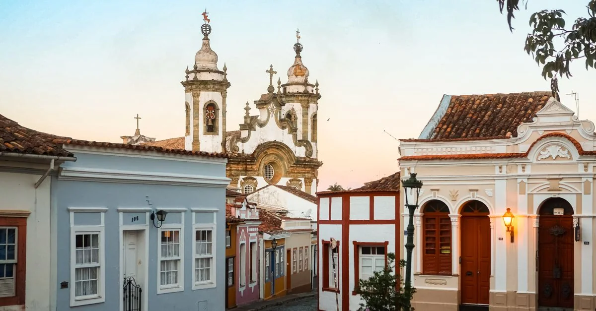 Exploring Salvador on Foot: The Best Walking Tours for an Unforgettable Experience