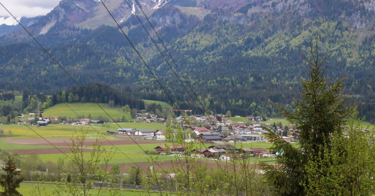 Navigating the Journey from Sankt Pölten to Vienna