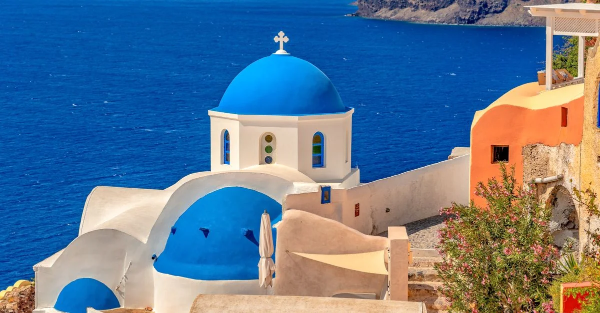 Traveling from Santorini to Mykonos: A Practical Guide
