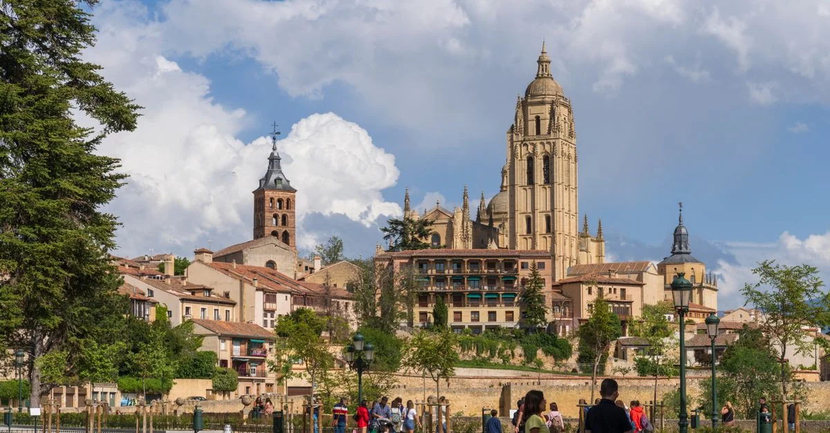The Segovia to Madrid Bus Guide: Cheap Travel Between Castilian Cities