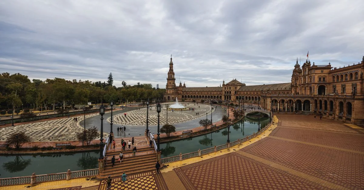 Navigating the Journey from Seville to Plasencia: A Traveler&rsquo;s Route Guide