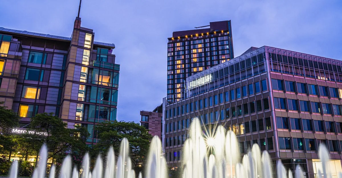 Traveling Between Sheffield and Leeds: A Practical Transport Route Guide