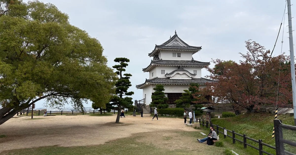 Shiga: A Traveler’s Guide to Edo Pop Art and Ceramic Traditions