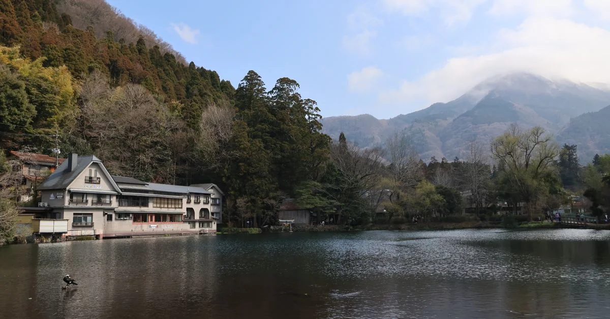 Shiga: A Traveler’s Guide to Edo Pop Art and Ceramic Traditions