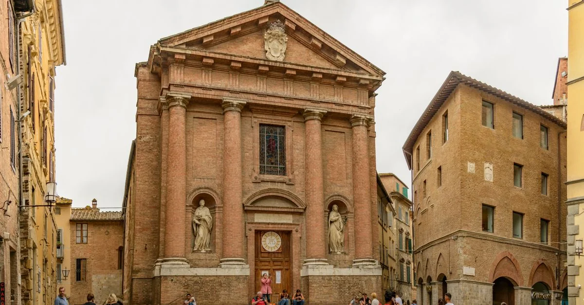 Siena to Milan by Bus: A Budget Traveler&rsquo;s Guide