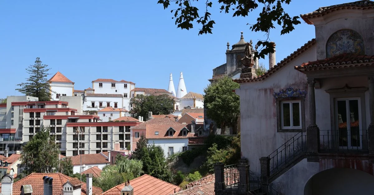 A Practical Guide to Walking Sintra: Navigating the Hills on Foot
