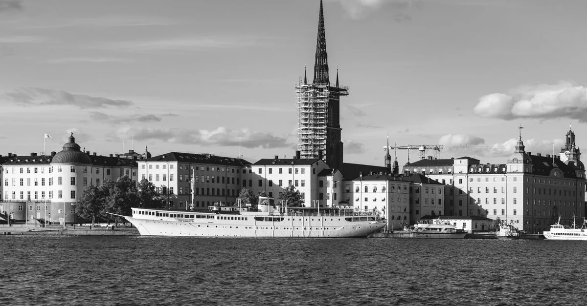 Traveling Between Stockholm and Berlin