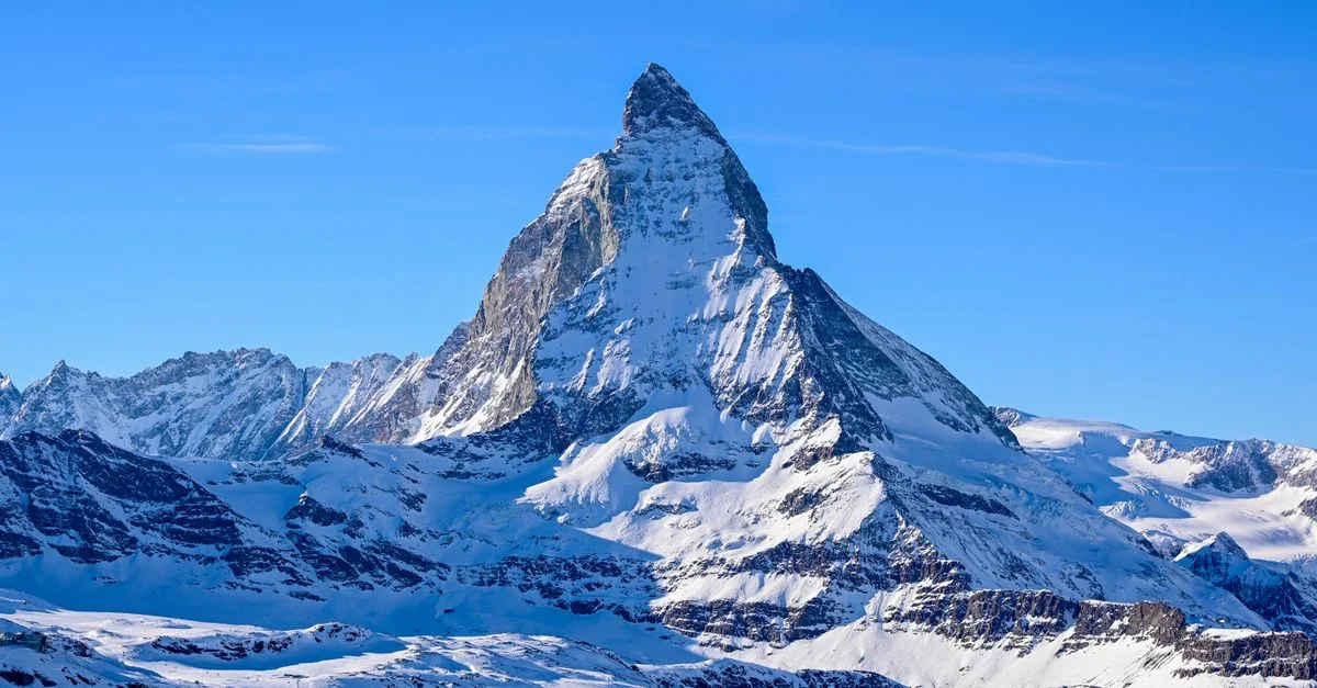 Comprehensive Airline Review: SWISS (LX)