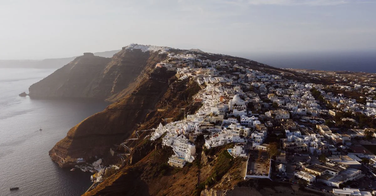 Thira Day Trip Guide: Castles, Coasts & Mountain Roads
