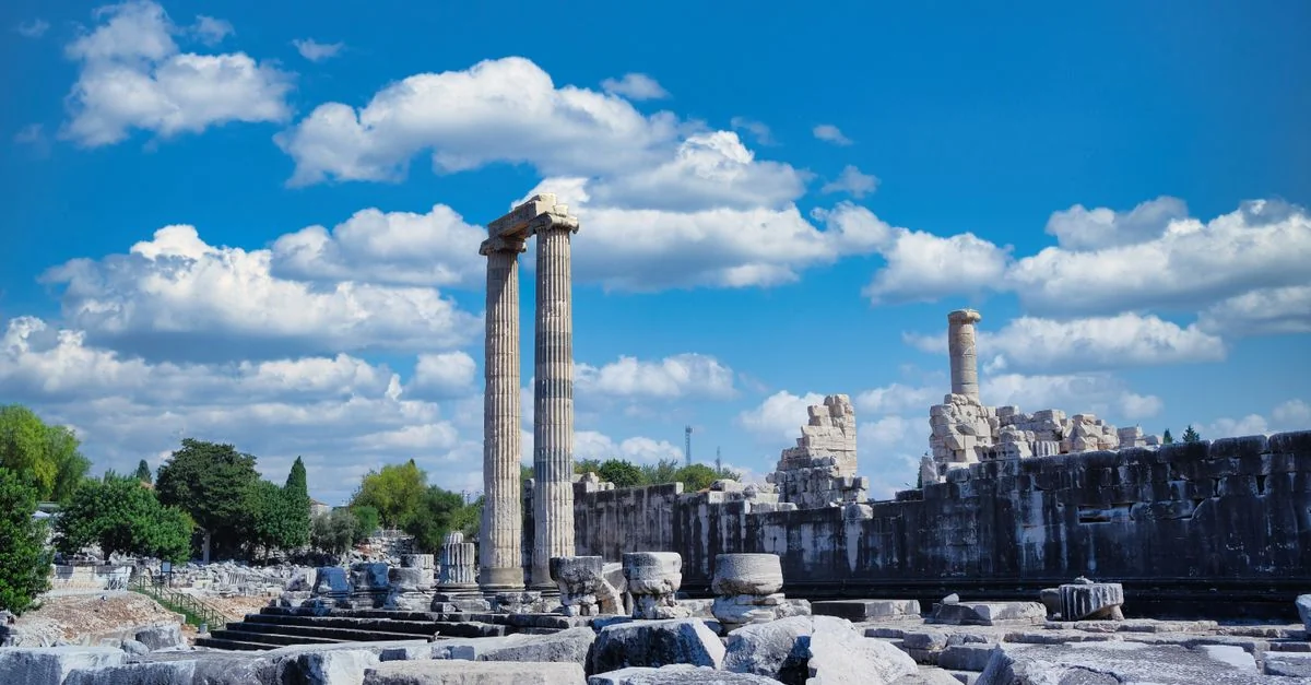 Exploring Tiranë on Foot: A Walk Through Albania&rsquo;s Capital