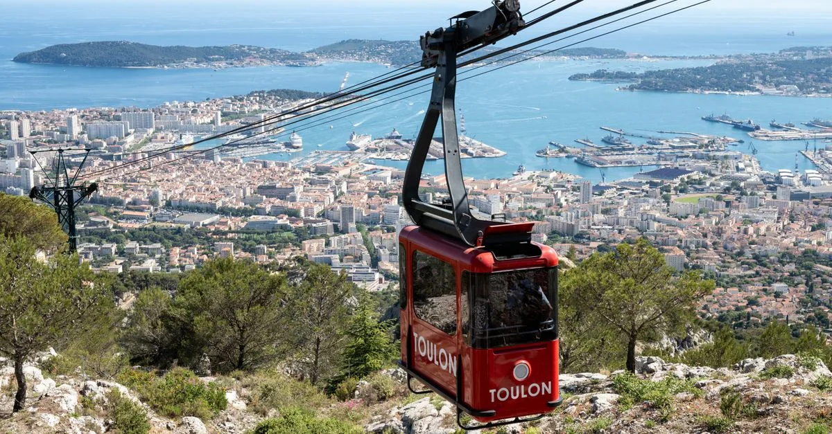 Toulon to Genova by Bus: A Budget Traveler&rsquo;s Guide