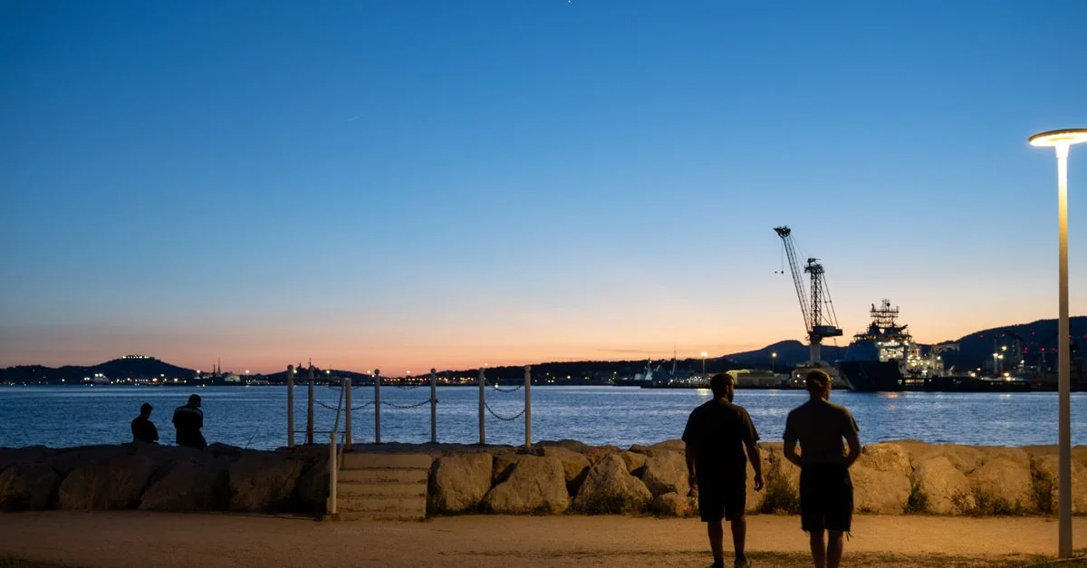Exploring Europe on a Budget: A Bus Journey from Toulon to Marseille
