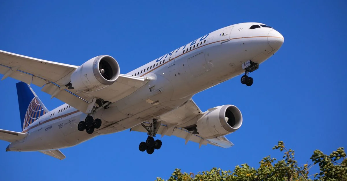Comprehensive Airline Review: United Airlines (UA)