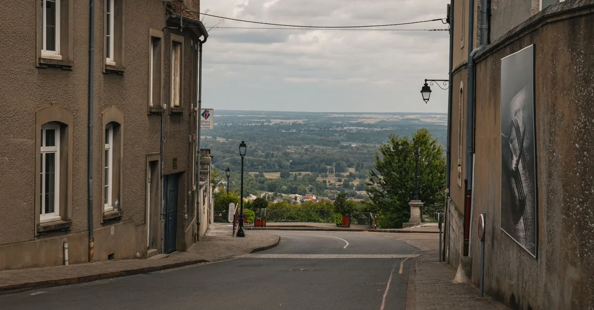 Val-de-Reuil to Paris by Bus: A Practical Guide