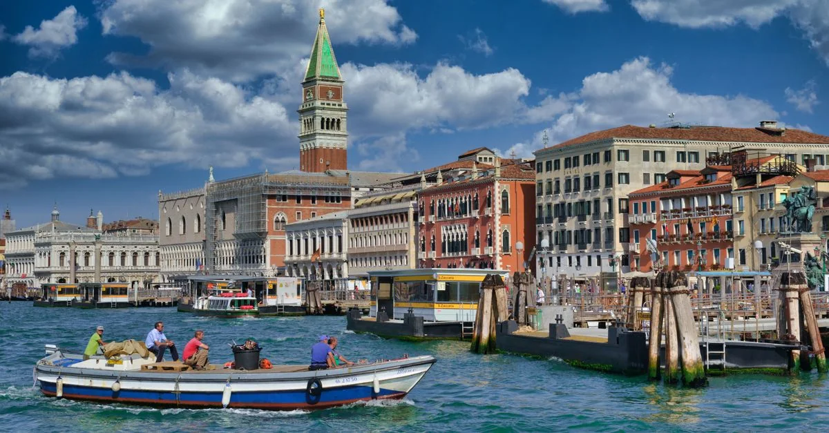 Venice City Tours and Sightseeing Guide: Walking Routes, Audio Guides, and Excursions