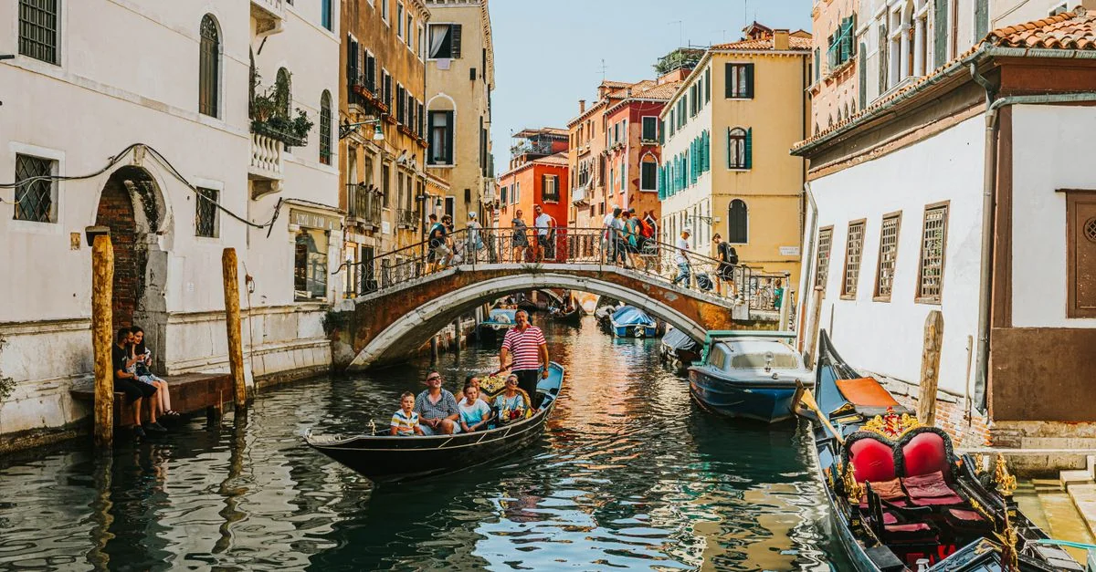 Navigating the Journey from Vergiate to Milan: A Traveler&rsquo;s Perspective