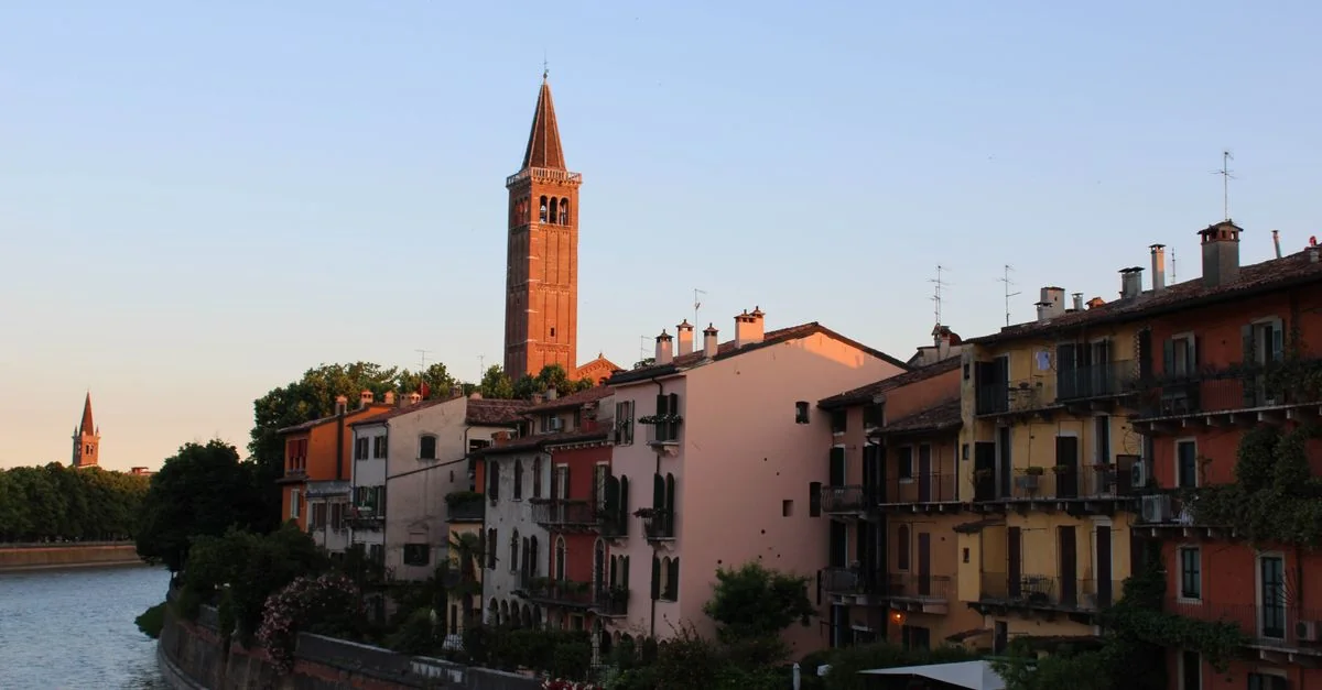Verona City Tours and Sightseeing Guide: Walking the Ancient Streets