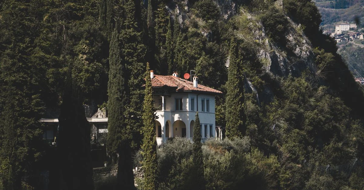 Villa Literno to Rome by Bus: A Budget Traveler&rsquo;s Guide