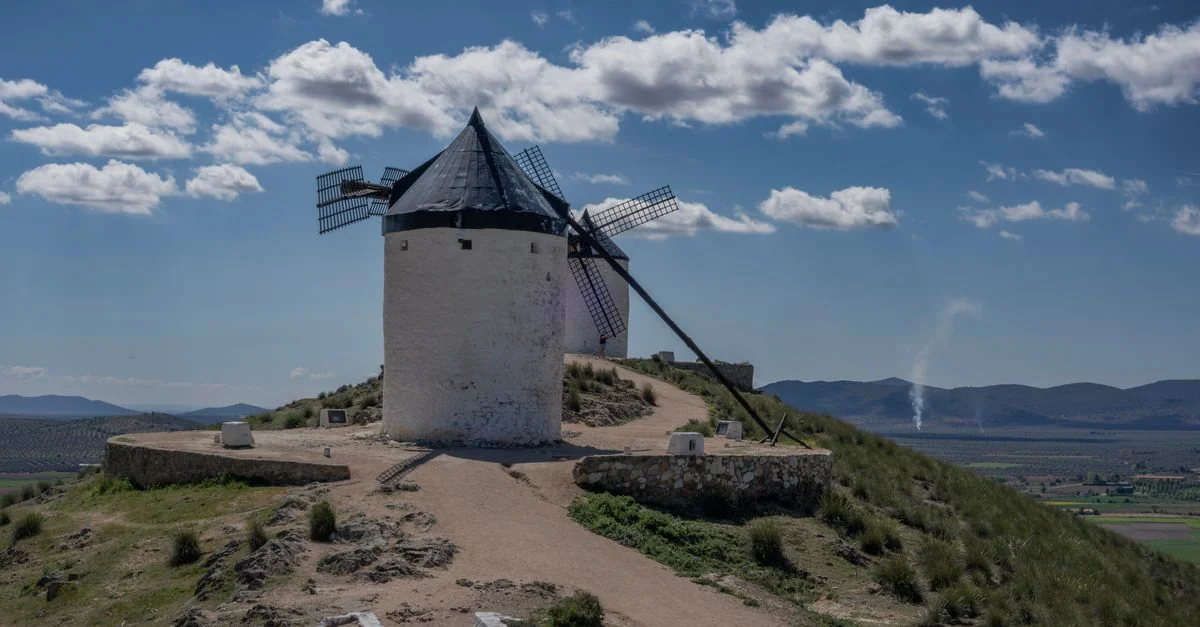 Traveling from Villanueva de la Serena to Badajoz: Complete Transport Information