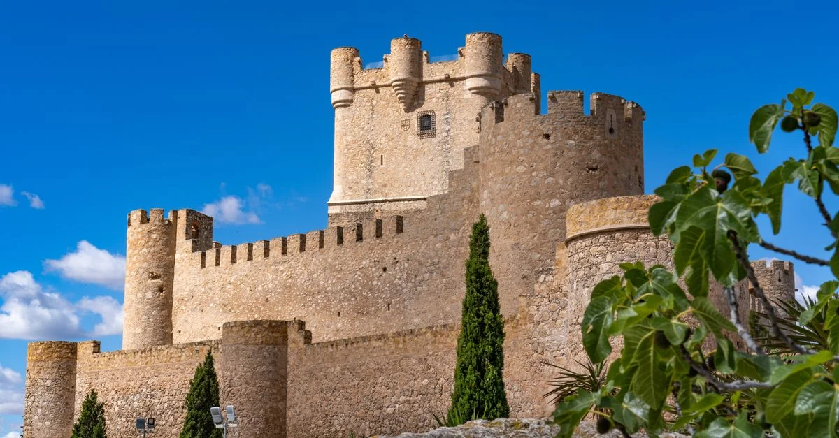 Traveling From Villena to Alicante: Your Complete Route Guide