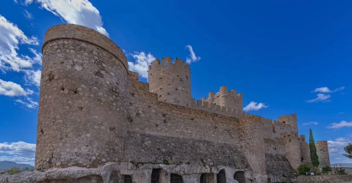 Traveling From Villena to Alicante: Your Complete Route Guide