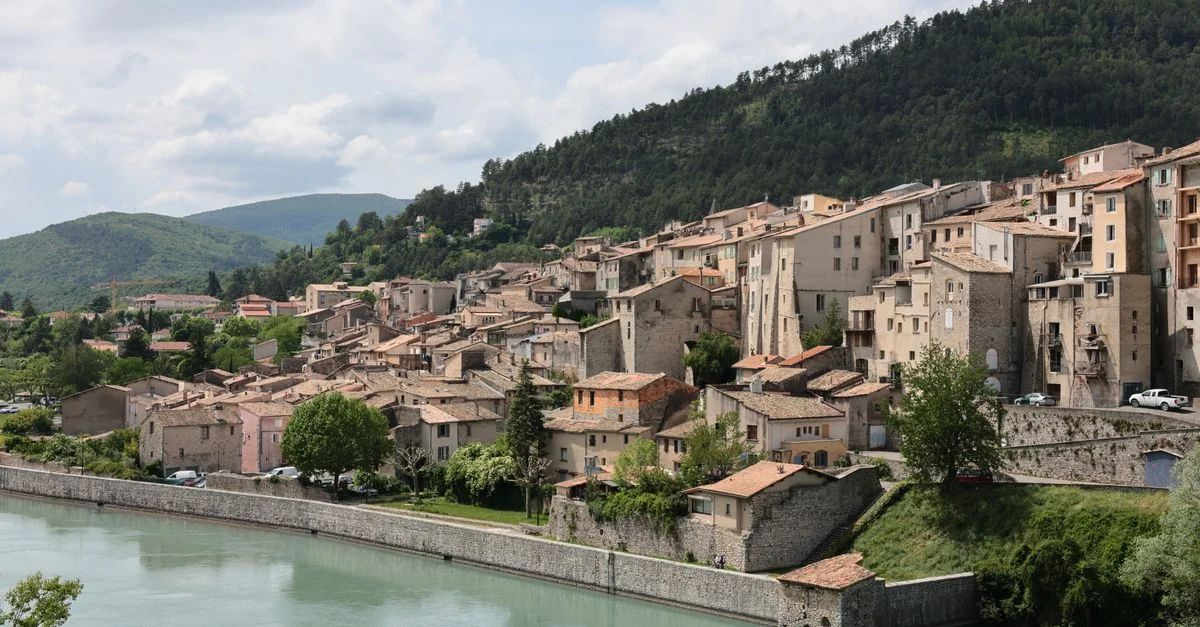 Villeneuve-Loubet Water Sports Guide: Sailing Adventures on the French Riviera