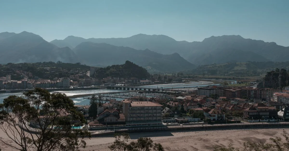 Exploring the Scenic Route from Vitoria - Gasteiz to Valladolid