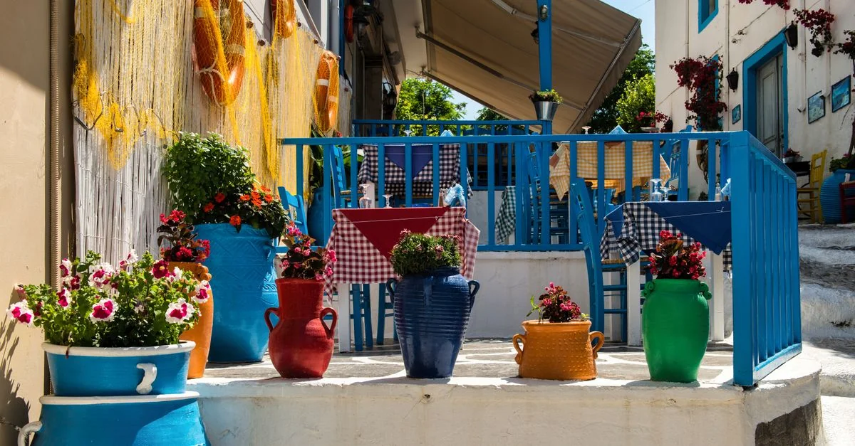Vouliagmeni’s Coastal Culture: An Antiquity-Focused Guide to Attica’s Shoreline