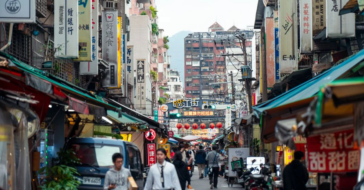 Zhongzheng District Day Trips: Escape the City with Nature and Culture