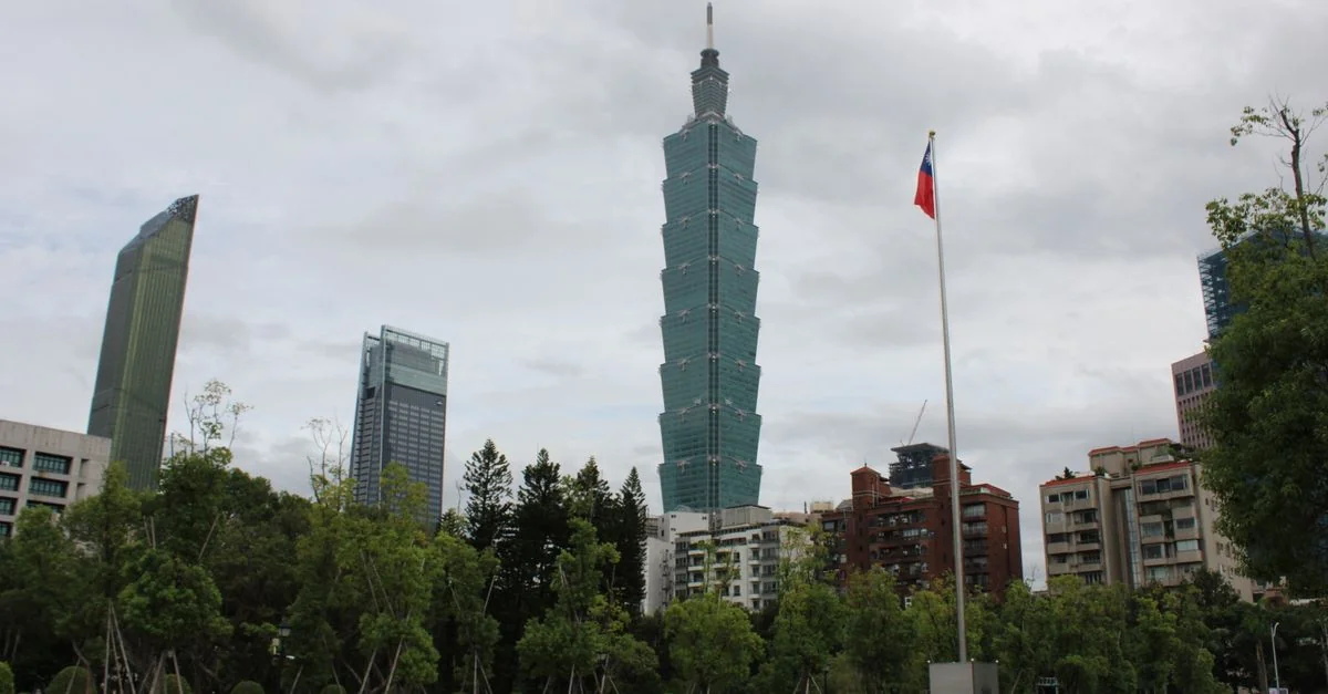 Zhongzheng District Day Trips: Escape the City with Nature and Culture